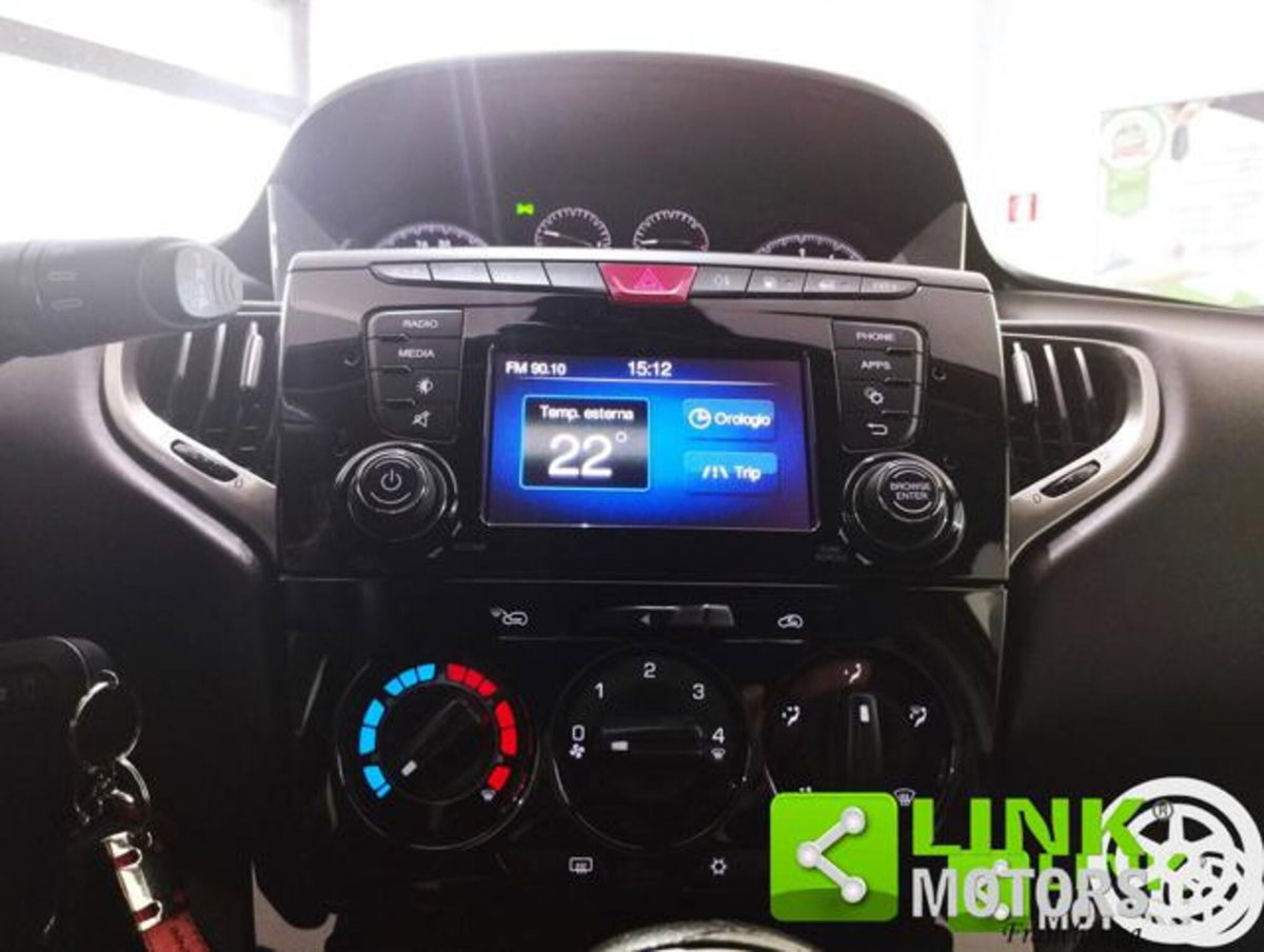 Lancia Ypsilon 1.2 69 CV 5 porte GPL Ecochic Gold (18)