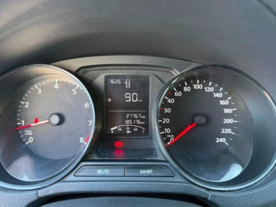 Volkswagen Polo 1.0 MPI 5p. Trendline (11)