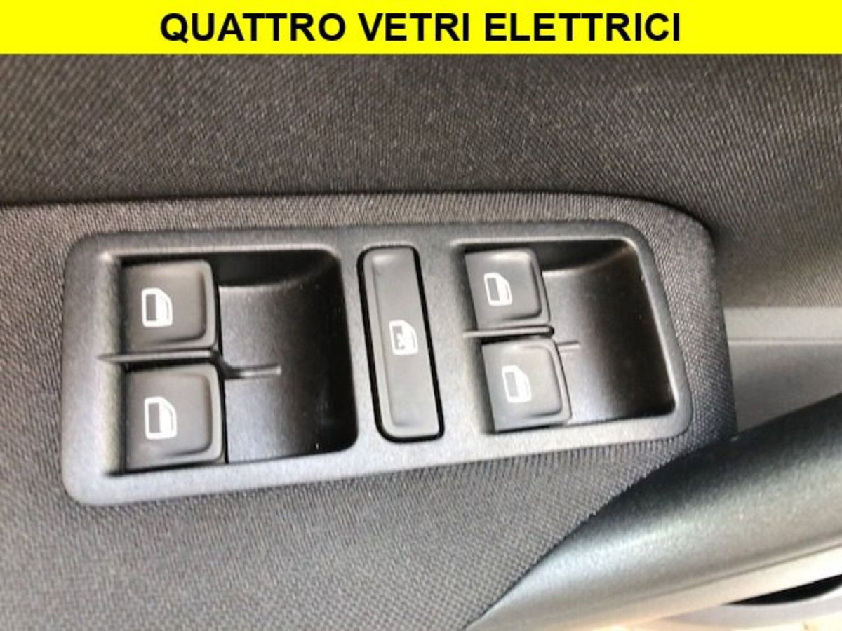 Volkswagen Polo 1.0 MPI 75 CV 5p. Comfortline (13)