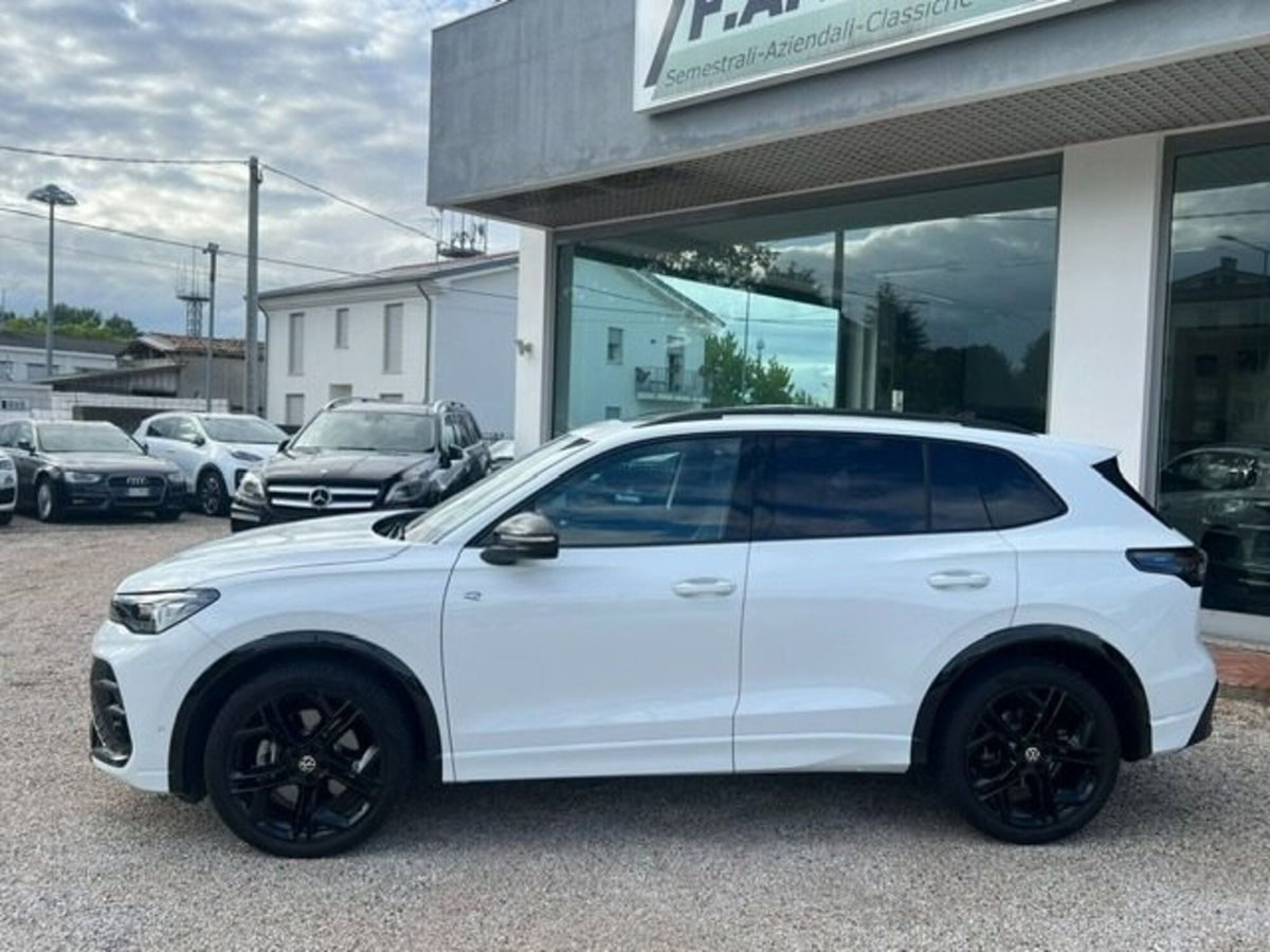 Volkswagen Tiguan 2.0 tdi R-Line 150cv dsg (10)