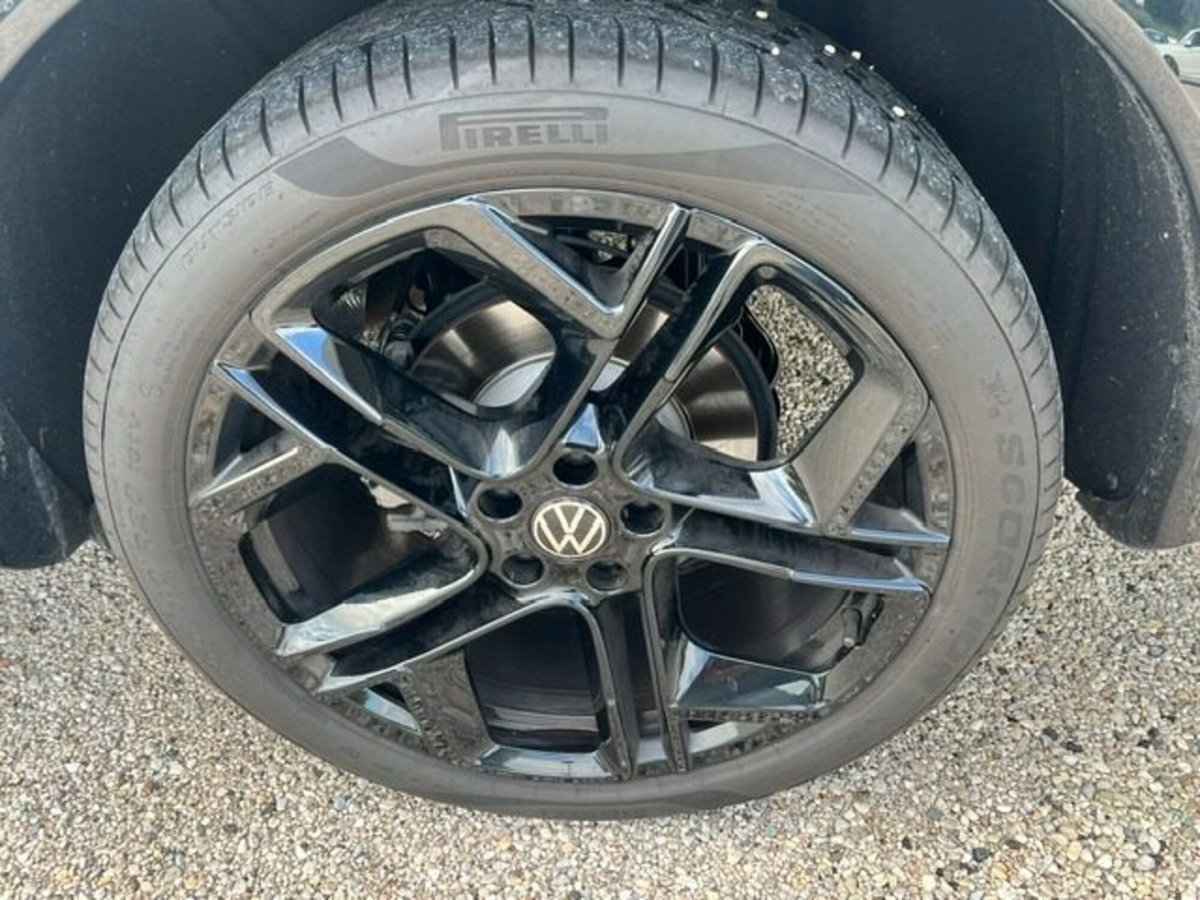 Volkswagen Tiguan 2.0 tdi R-Line 150cv dsg (11)