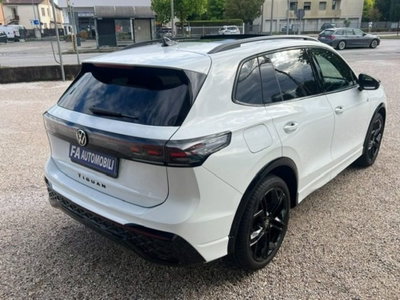 Volkswagen Tiguan 2.0 tdi R-Line 150cv dsg (13)