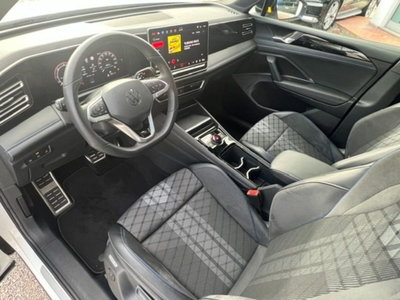 Volkswagen Tiguan 2.0 tdi R-Line 150cv dsg (16)
