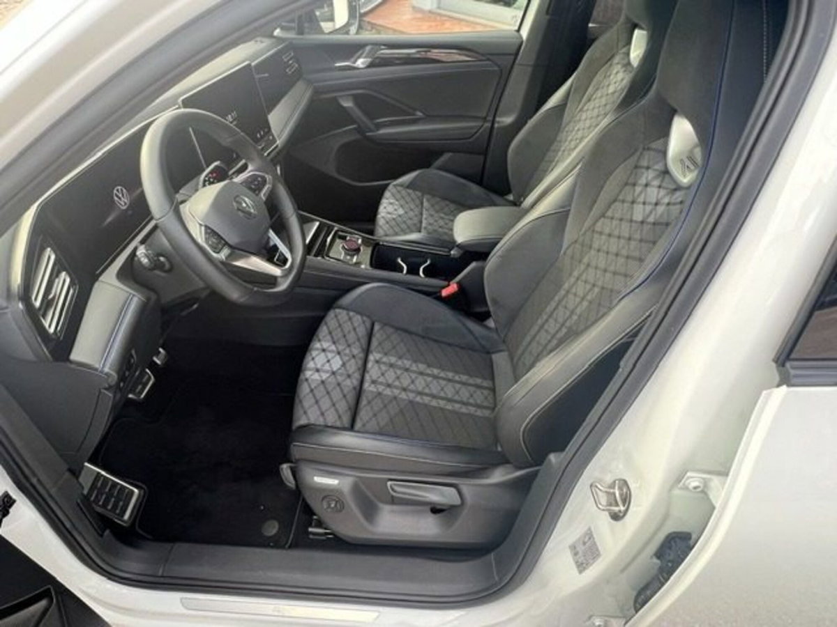 Volkswagen Tiguan 2.0 tdi R-Line 150cv dsg (17)
