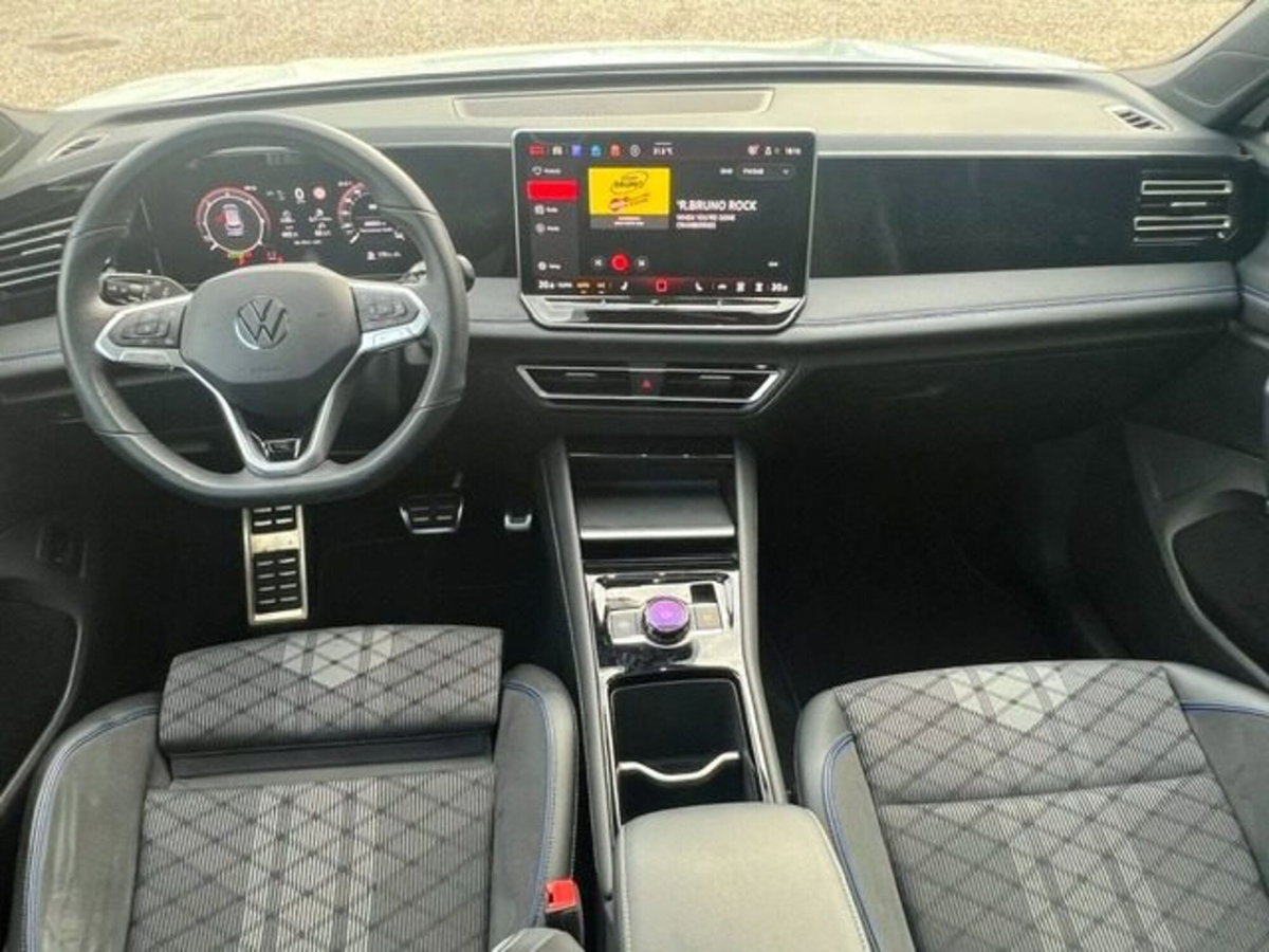 Volkswagen Tiguan 2.0 tdi R-Line 150cv dsg (18)