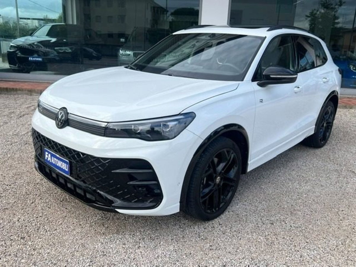 Volkswagen Tiguan 2.0 tdi R-Line 150cv dsg (2)
