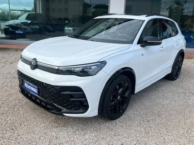 Volkswagen Tiguan 2.0 tdi R-Line 150cv dsg (2)