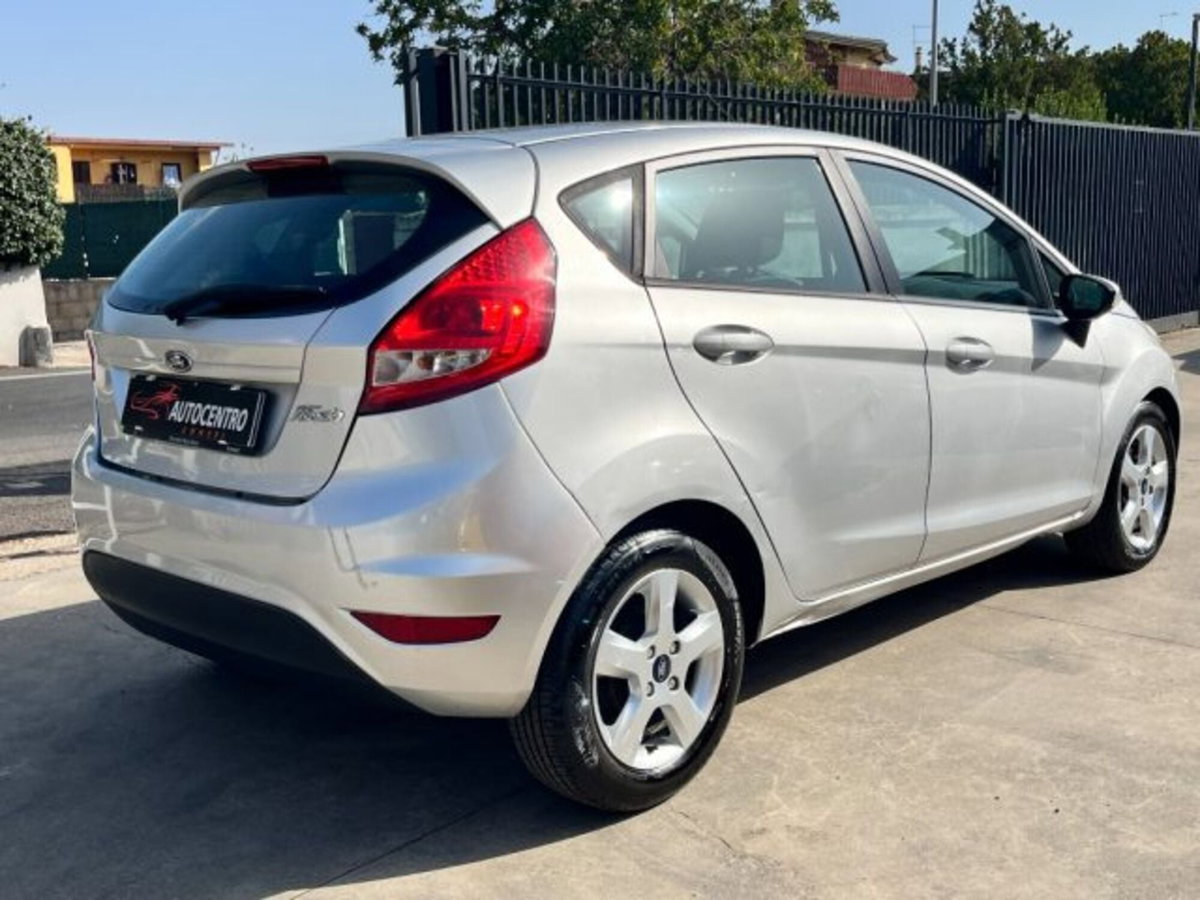 Ford Fiesta 1.2 82CV 5 porte (6)