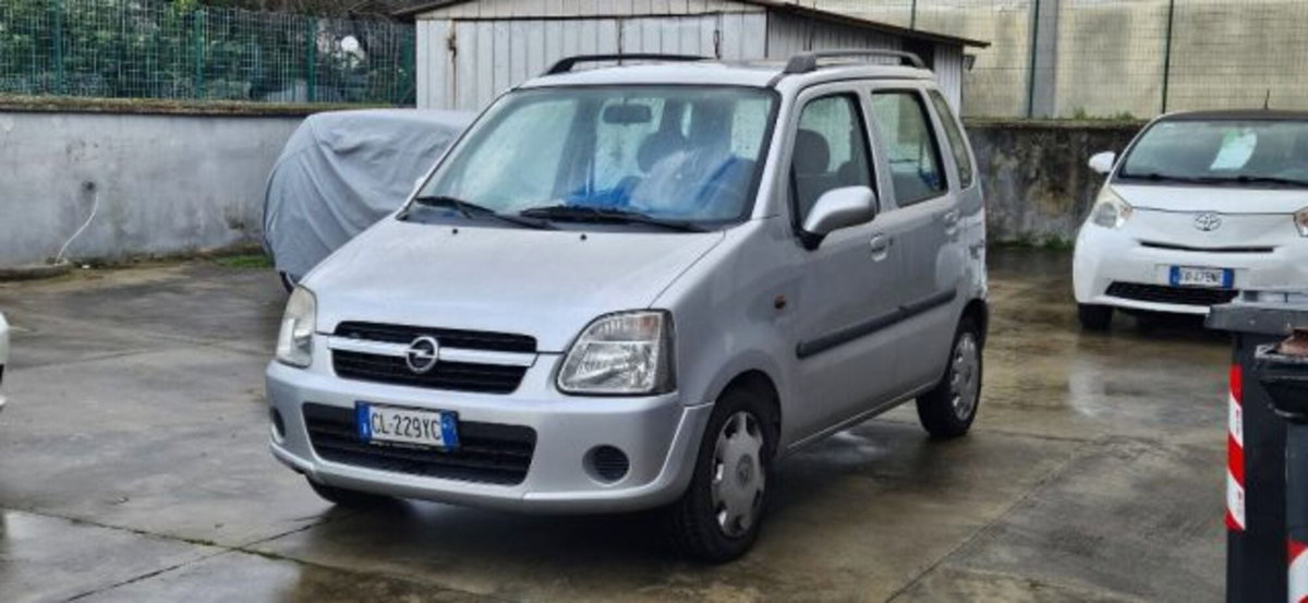 Opel Agila 1.2 16V Club (2)