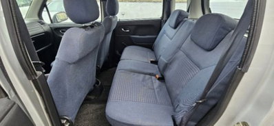 Opel Agila 1.2 16V Club (8)