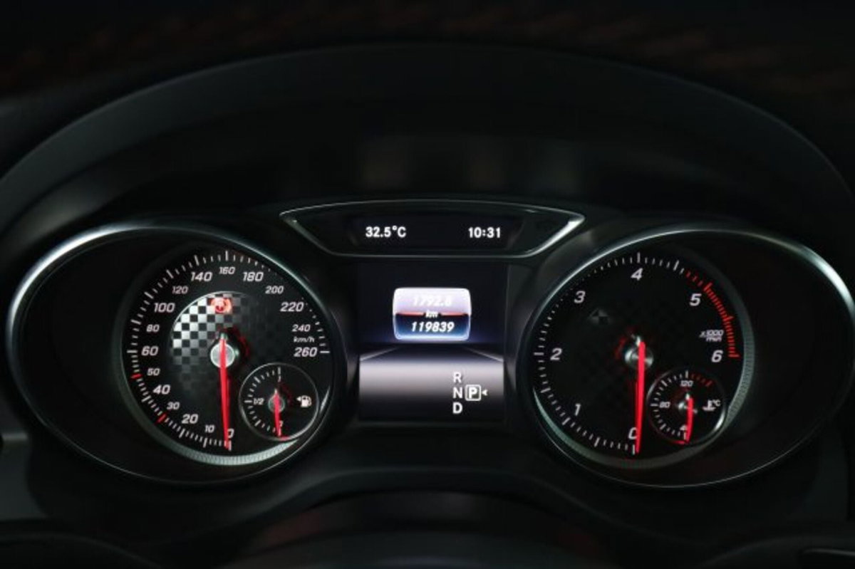 Mercedes-Benz Classe A 180 d Automatic Premium (7)