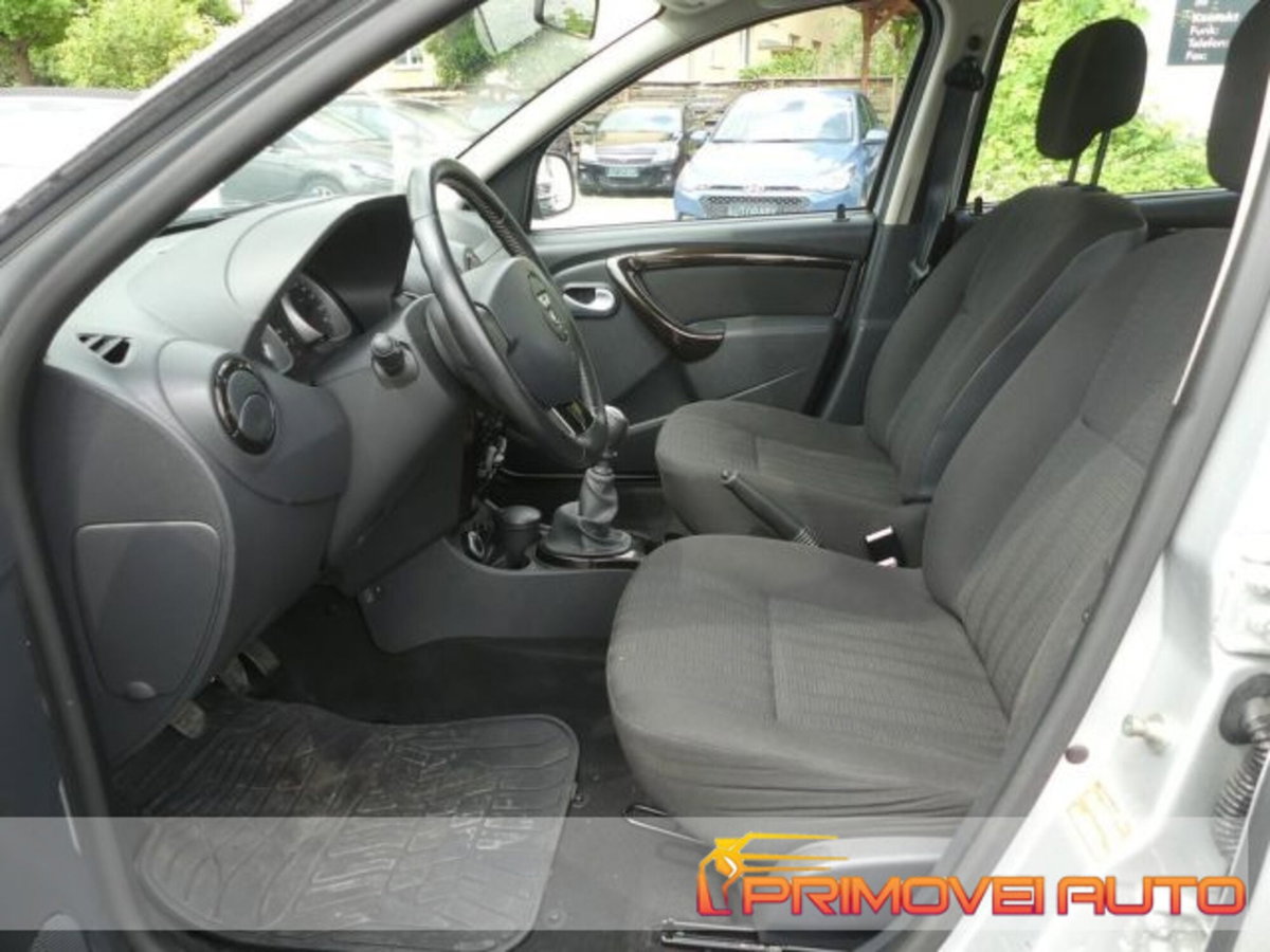 Dacia Duster 1.6 110CV 4x4 Lauréate (4)
