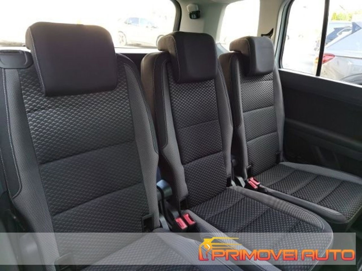 Volkswagen Touran 2.0 TDI 150 CV SCR DSG Highline BlueMotion Technology (4)