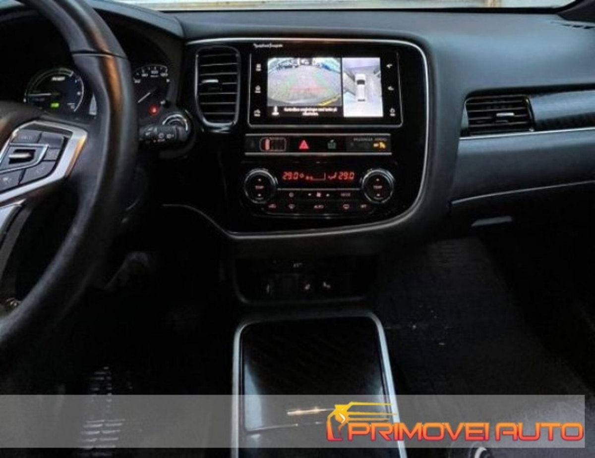 Mitsubishi Outlander 2.4 MIVEC 4WD PHEV Instyle SDA