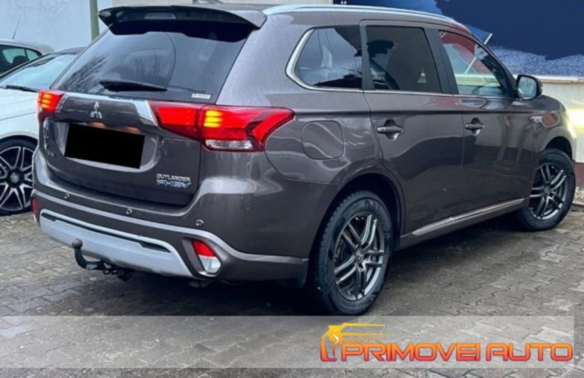 Mitsubishi Outlander 2.4 MIVEC 4WD PHEV Instyle SDA (8)