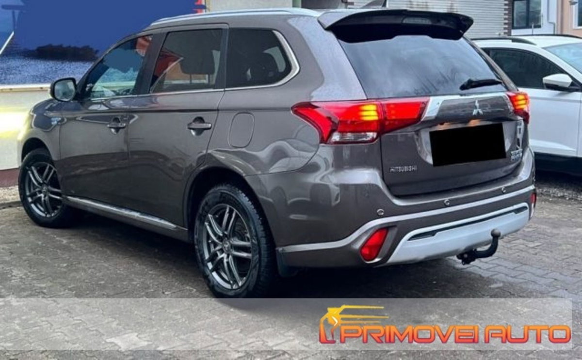 Mitsubishi Outlander 2.4 MIVEC 4WD PHEV Instyle SDA (9)