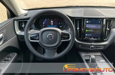 Volvo XC60 B4 automatico Plus Dark (2)
