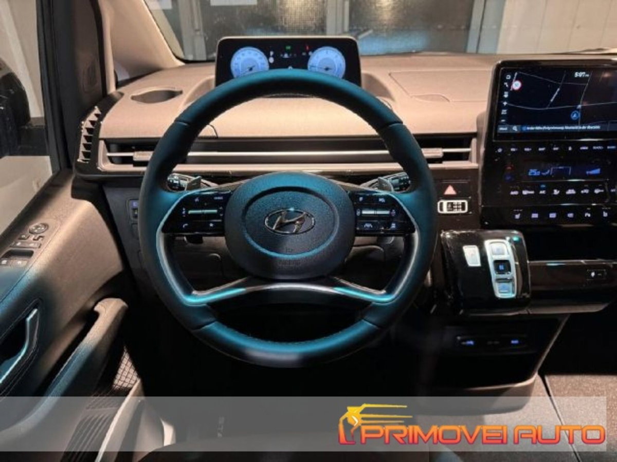 Hyundai Staria 2.2 2wd auto