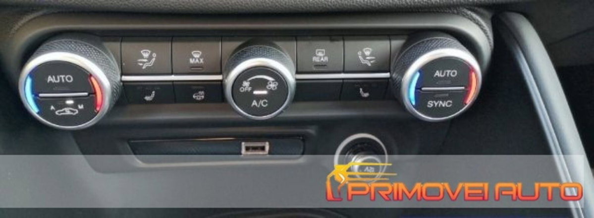 Alfa Romeo Giulia 2.0 Turbo 280 CV AT8 AWD Q4 Veloce (2)