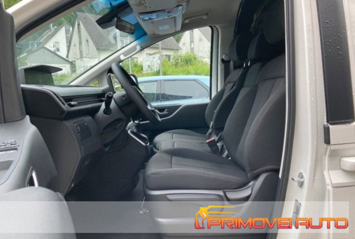 Hyundai Staria 2.2 awd auto (2)