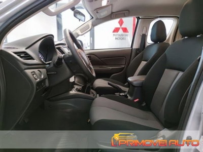 Mitsubishi L200 2.3 D Club Cab 4x4 Easy Select Invite Connect (2)