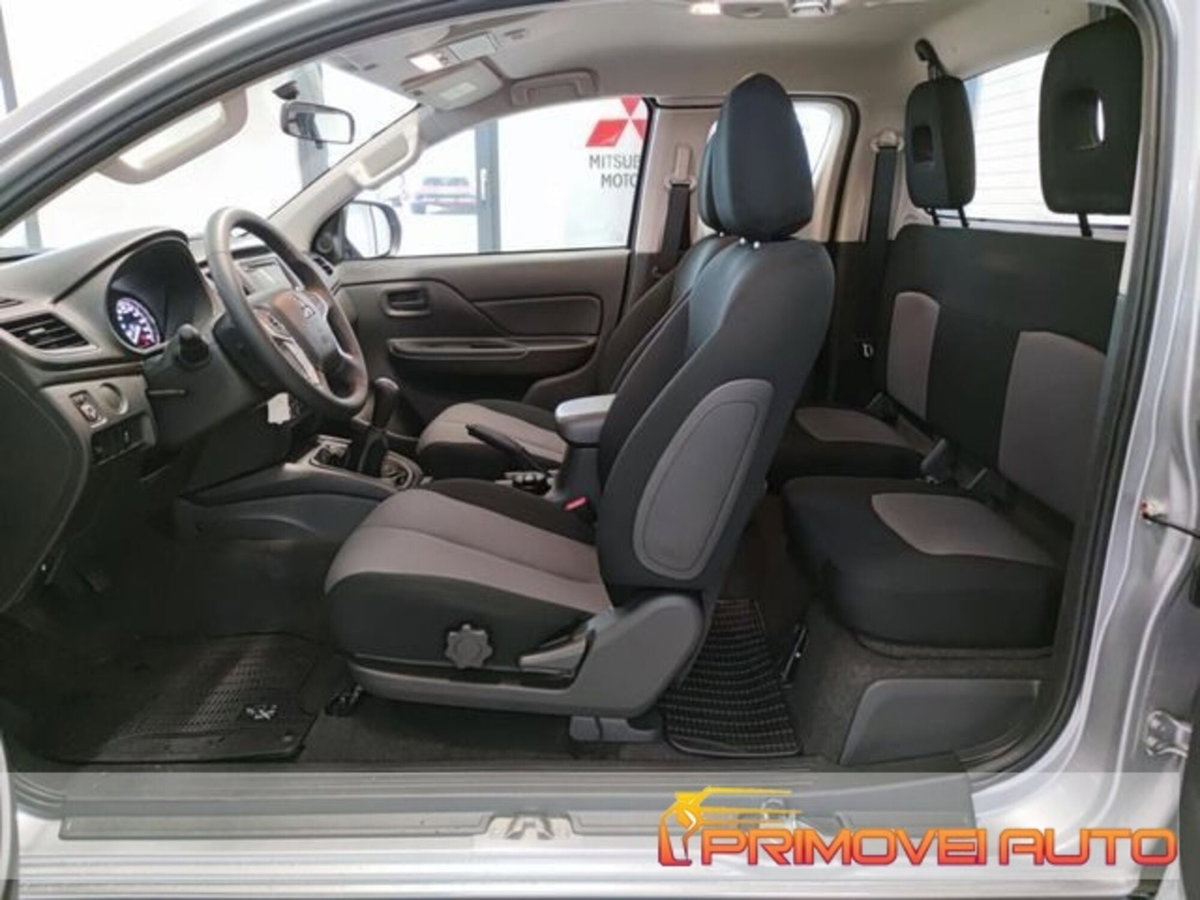 Mitsubishi L200 2.3 D Club Cab 4x4 Easy Select Invite Connect (3)