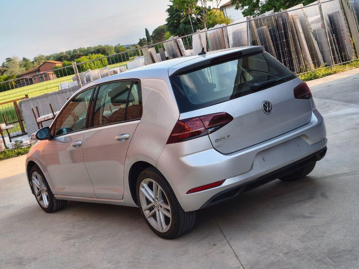 Volkswagen Golf 1.0 TSI 115 CV 5p. Trendline BlueMotion (6)