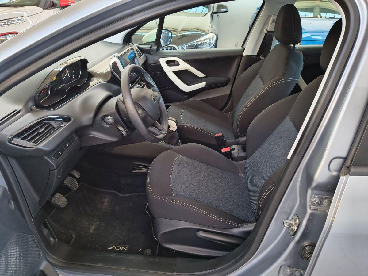 Peugeot 208 68 5 porte Active (16)