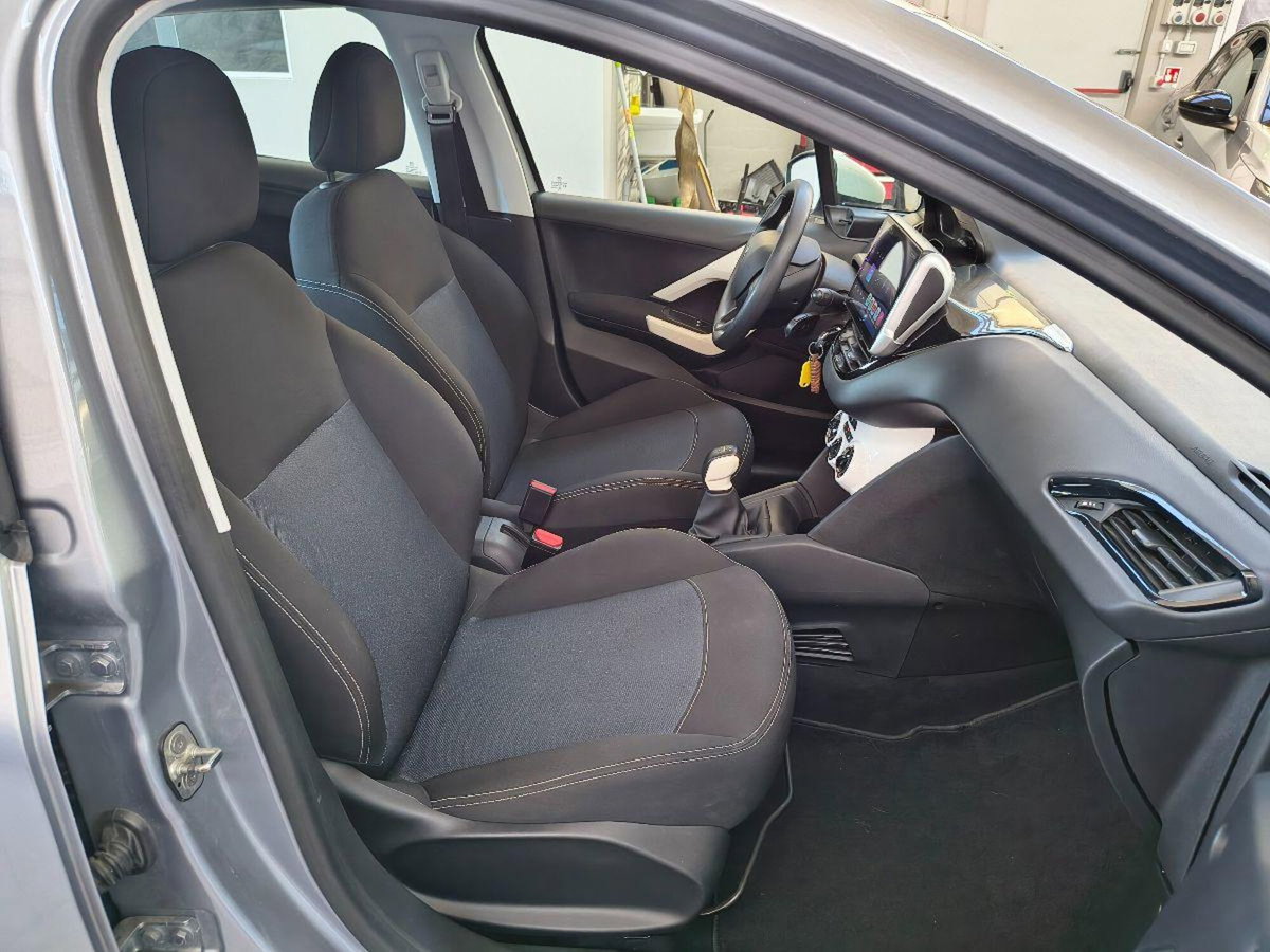 Peugeot 208 68 5 porte Active (9)