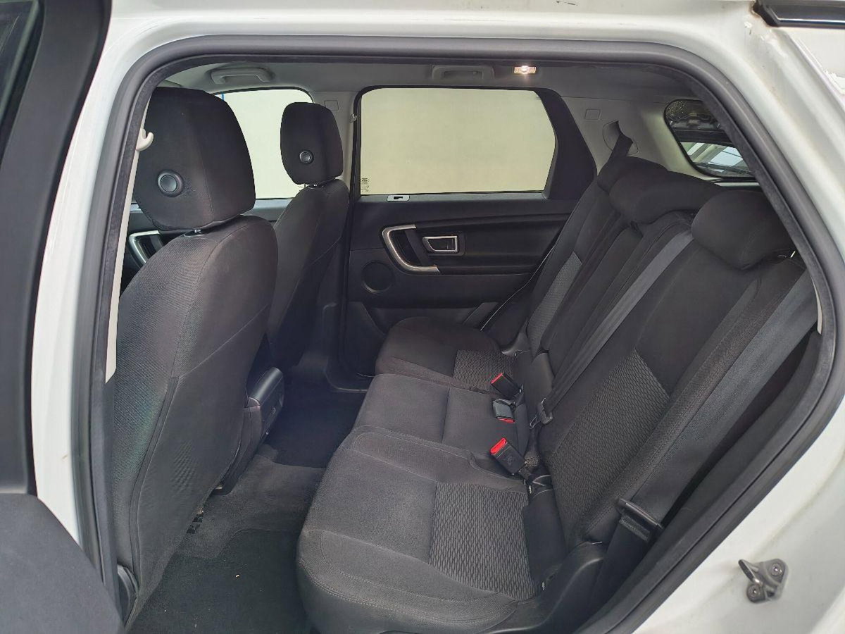 Land Rover Discovery Sport 2.0 TD4 150 CV HSE Luxury (12)