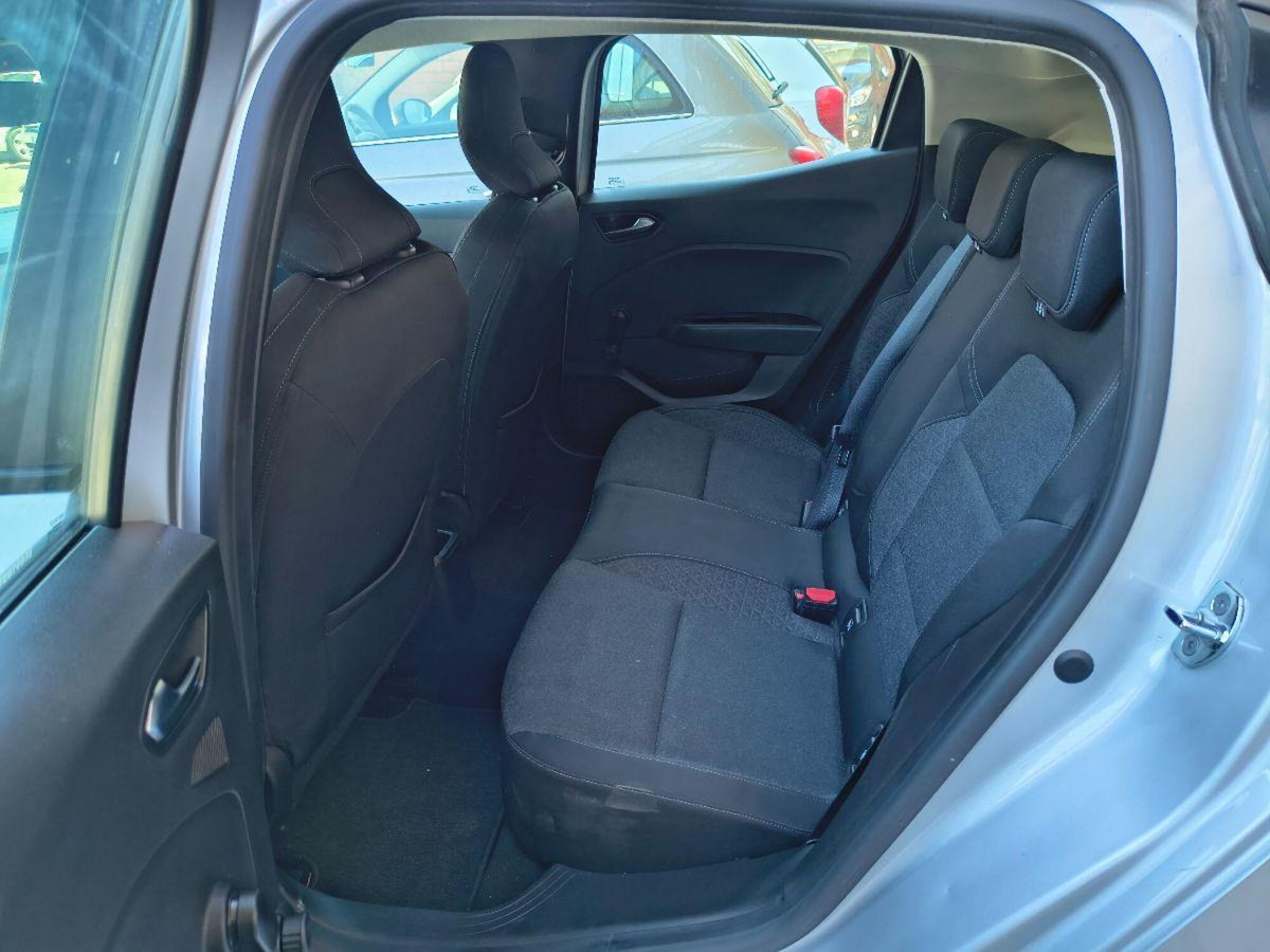 Renault Clio Full Hybrid E-Tech 140 CV 5 porte Zen (13)