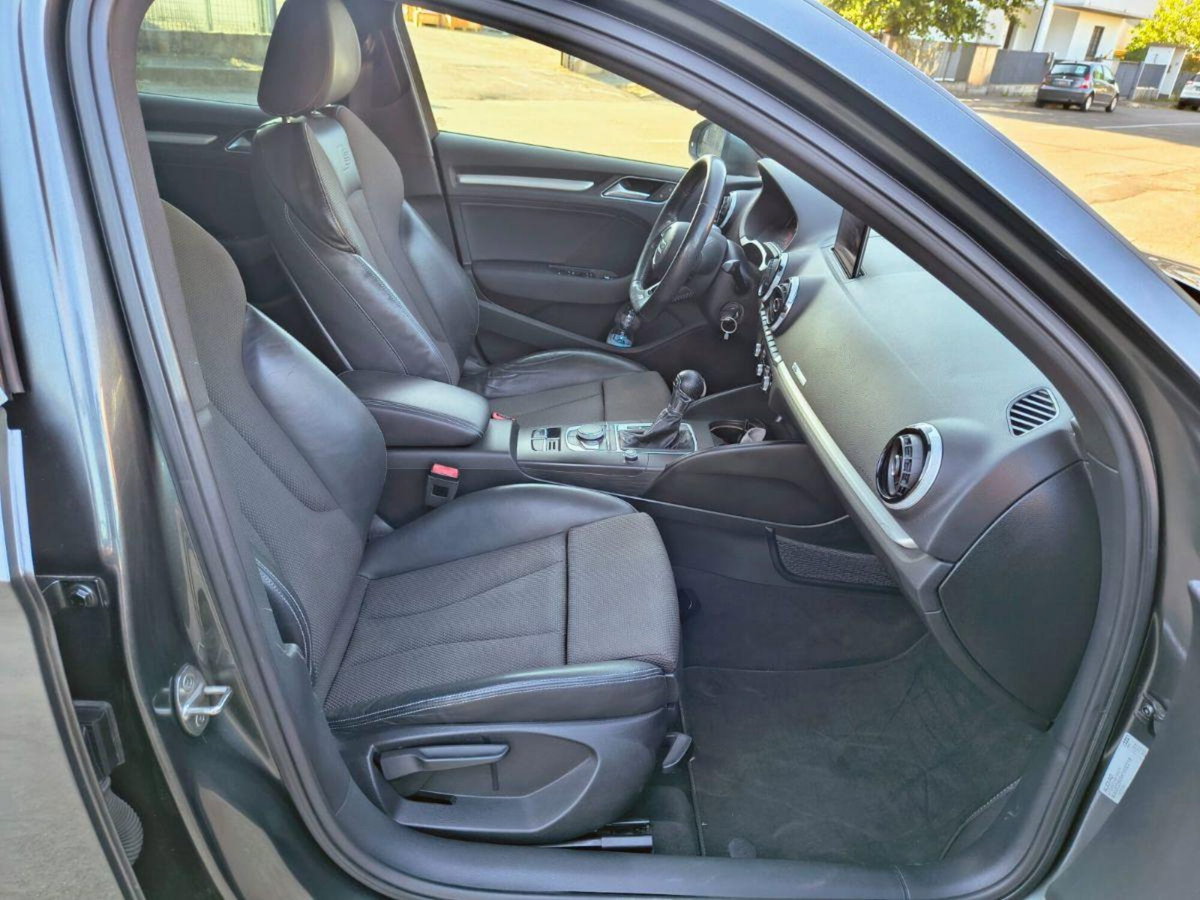 Audi A4 2.0 TDI 150 CV ultra S tronic Sport (15)