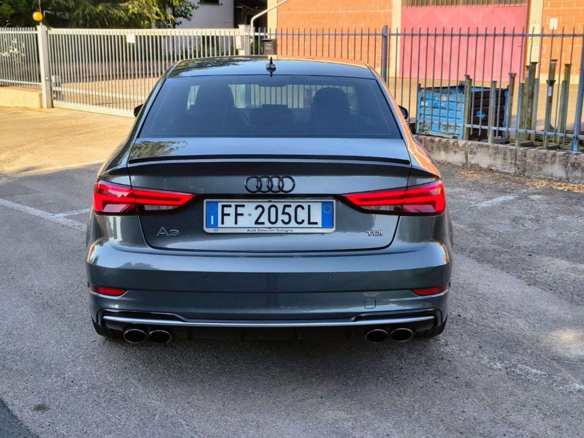 Audi A4 2.0 TDI 150 CV ultra S tronic Sport (5)