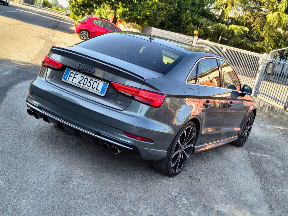 Audi A4 2.0 TDI 150 CV ultra S tronic Sport (7)