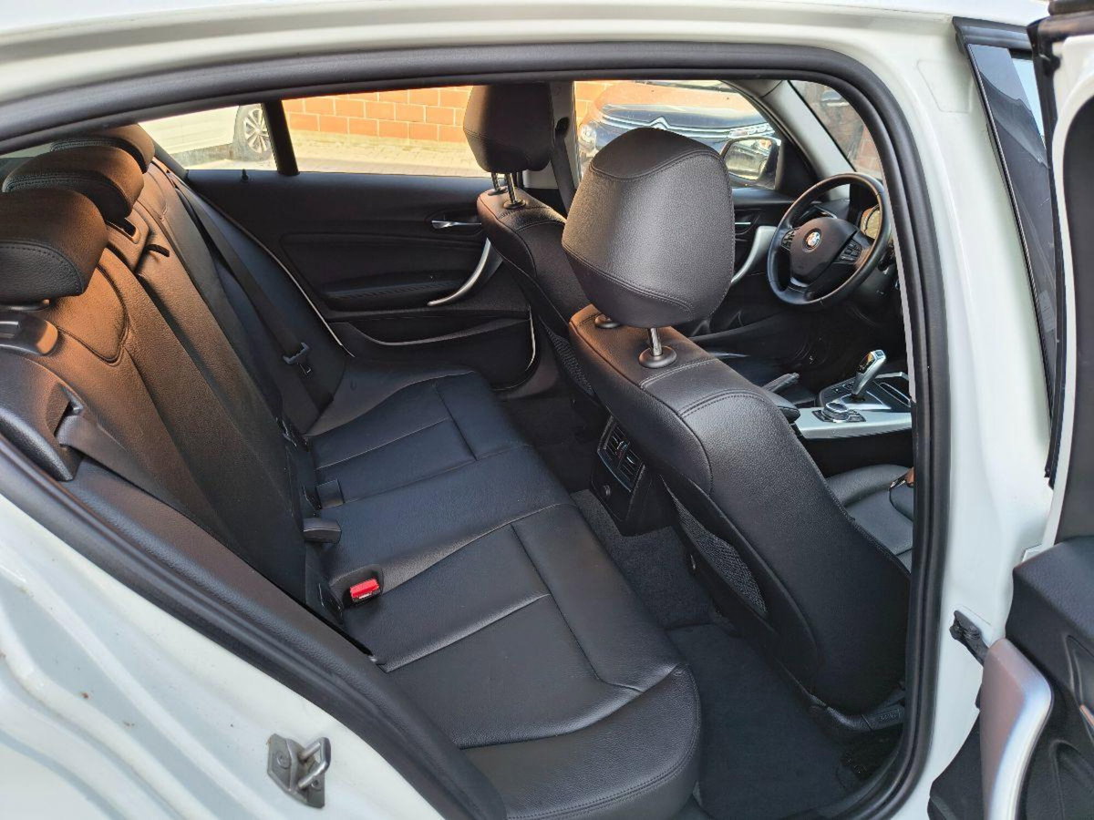 BMW Serie 1 5p. 120i 5p. Advantage (11)