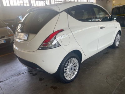 Lancia Ypsilon 0.9 TwinAir 85 CV 5 porte S&S Gold (2)