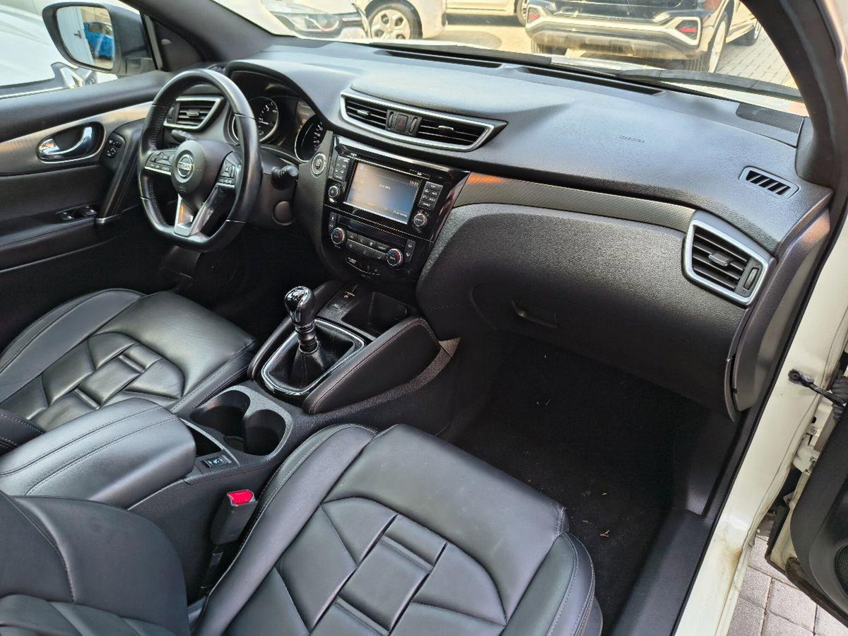 Nissan Qashqai 1.6 dCi 4WD Tekna (11)