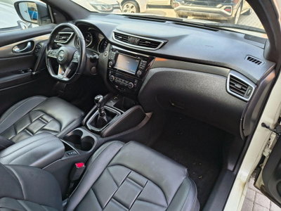 Nissan Qashqai 1.6 dCi 4WD Tekna (11)