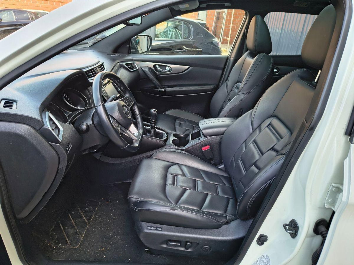Nissan Qashqai 1.6 dCi 4WD Tekna (17)