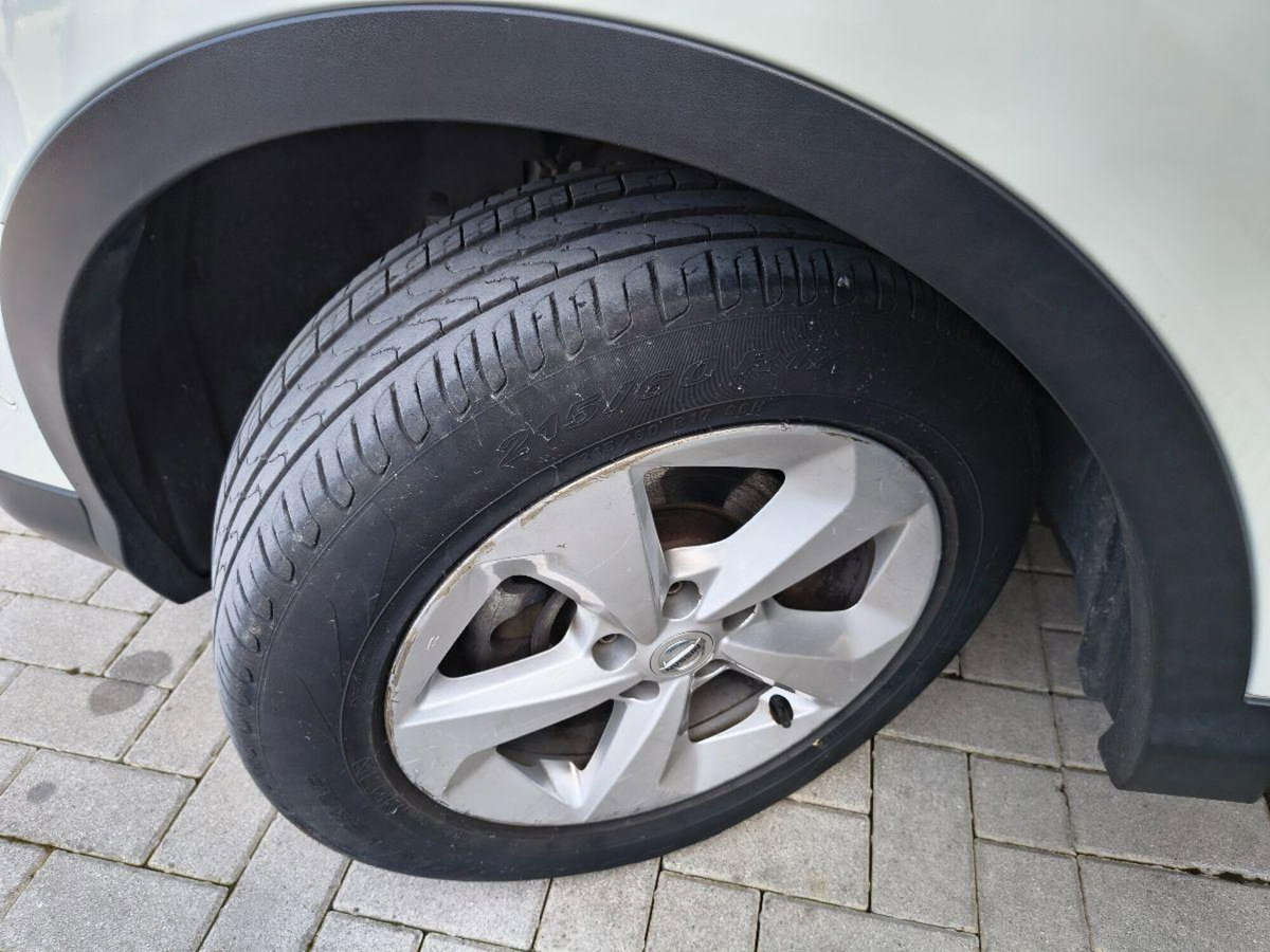 Nissan Qashqai 1.6 dCi 4WD Tekna (20)