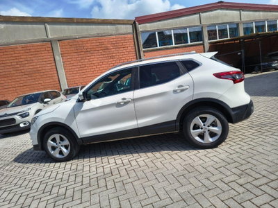Nissan Qashqai 1.6 dCi 4WD Tekna (5)