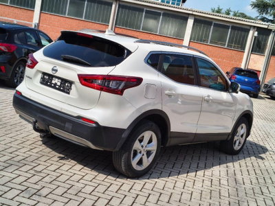 Nissan Qashqai 1.6 dCi 4WD Tekna (8)