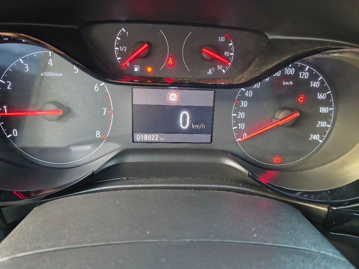 Opel Corsa 1.2 GS s&s 75cv (19)