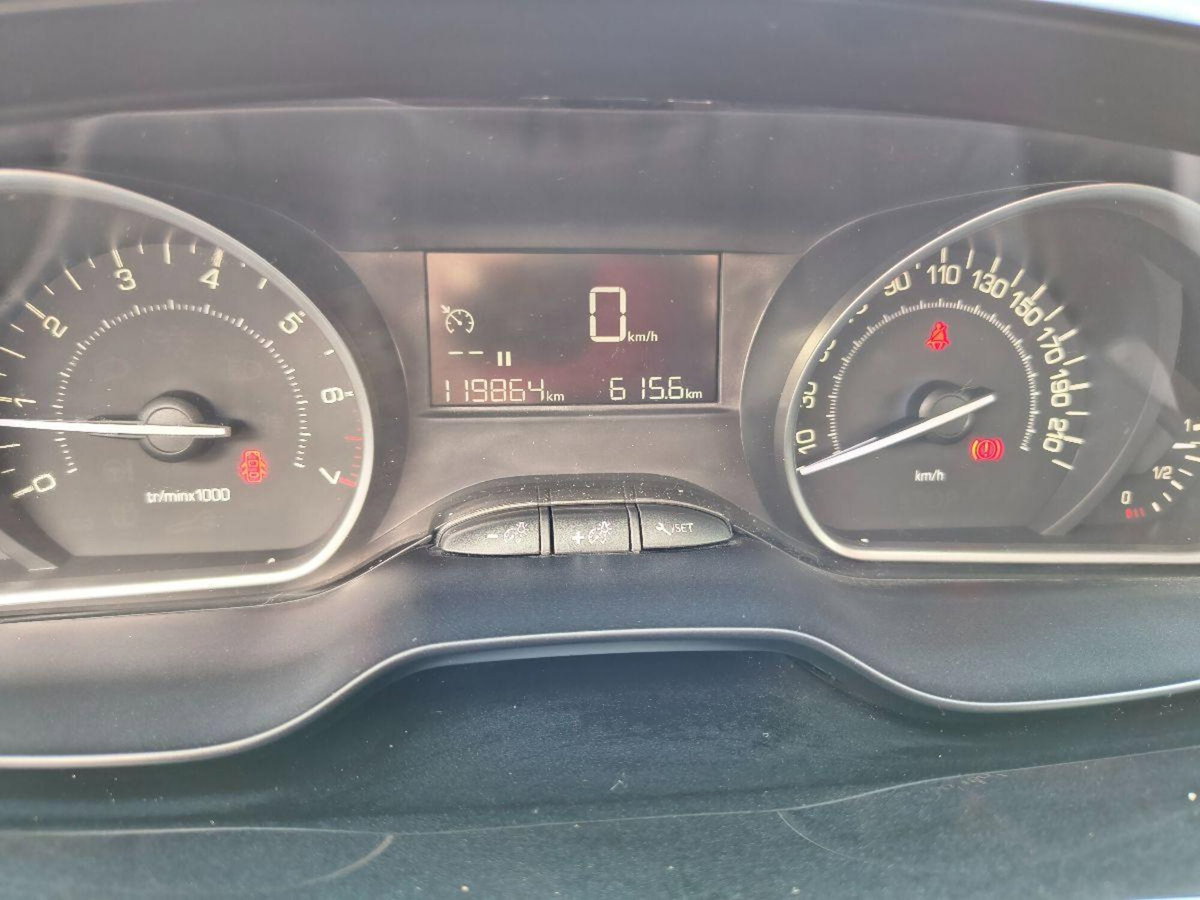 Peugeot 208 82 Stop&Start 5 porte Allure (19)