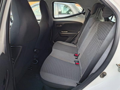 Toyota Aygo 1.0 VVT-i 72 CV 5 porte x-fun (11)
