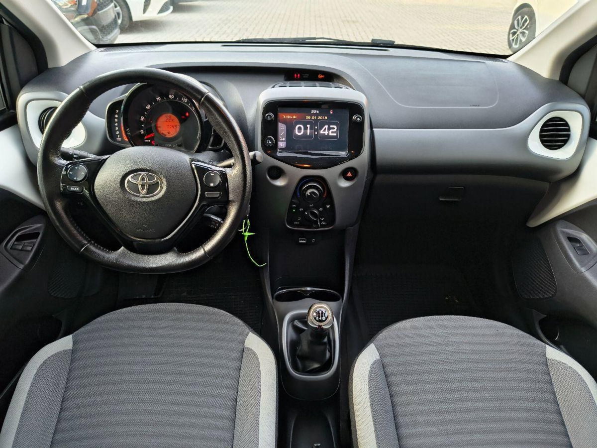 Toyota Aygo 1.0 VVT-i 72 CV 5 porte x-fun (12)