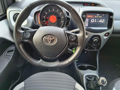 Toyota Aygo 1.0 VVT-i 72 CV 5 porte x-fun (13)