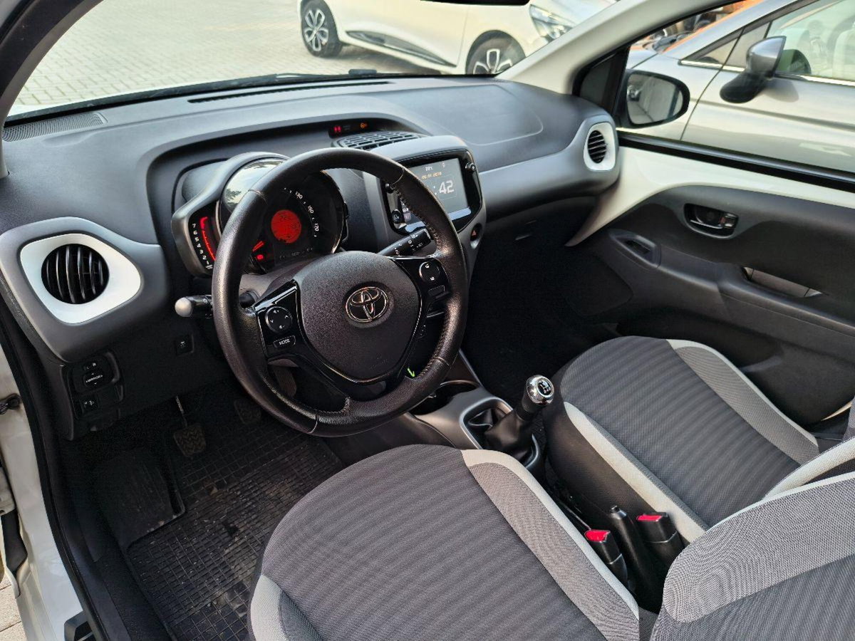 Toyota Aygo 1.0 VVT-i 72 CV 5 porte x-fun (16)