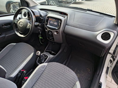 Toyota Aygo 1.0 VVT-i 72 CV 5 porte x-fun (9)