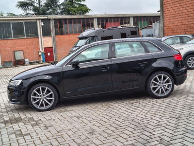 Audi A3 Sportback 30 TFSI S tronic Sport (4)